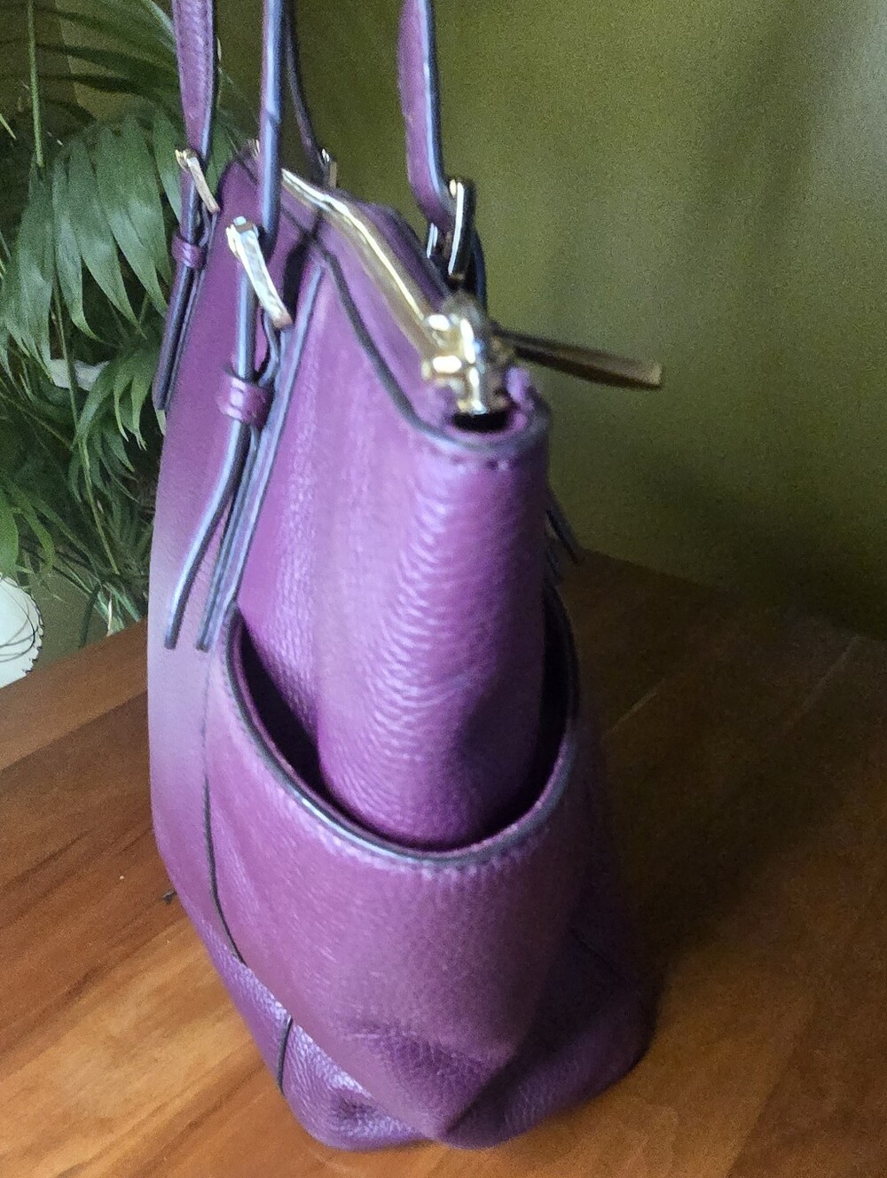 Michael Kors Large Plum Pebbled Leather Jet Set Tote - Picture 4 of 14